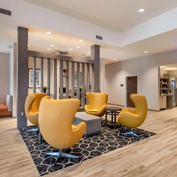 Comfort Suites Grandview - Kansas City，位于贝尔顿的酒店