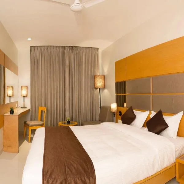 Sri Aadhish Grand Hotel，位于Arantāngi的酒店
