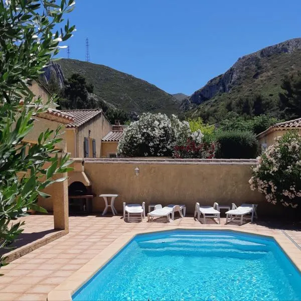 Chambre privée avec Piscine，位于马赛的酒店