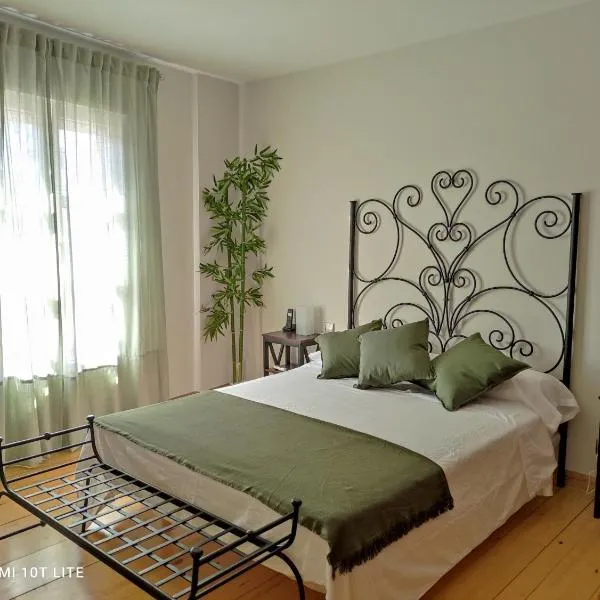 Rucanon 1 La casa del pueblo 4 Estrellas，位于蒙坦切斯的酒店