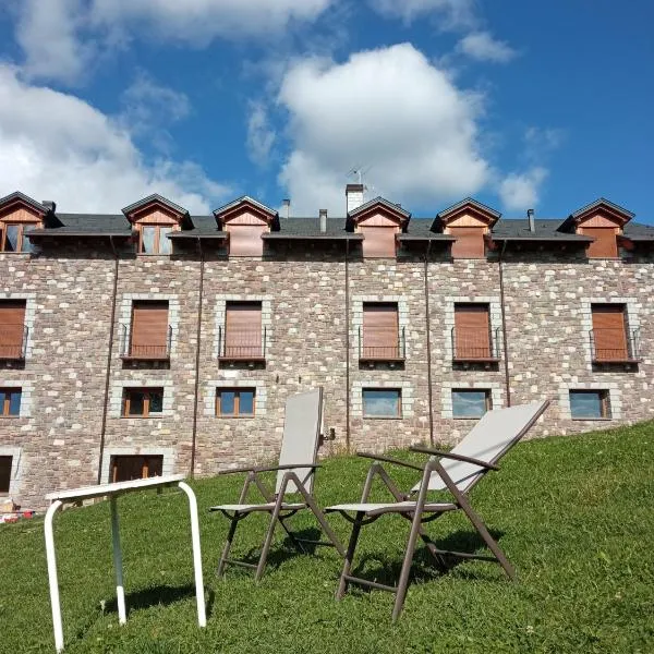 Apartamentos nuevos con encanto Fio de Neu，位于Laspaúles的酒店