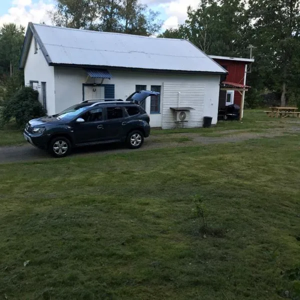 Vacker hus i naturen，位于Älghult的酒店