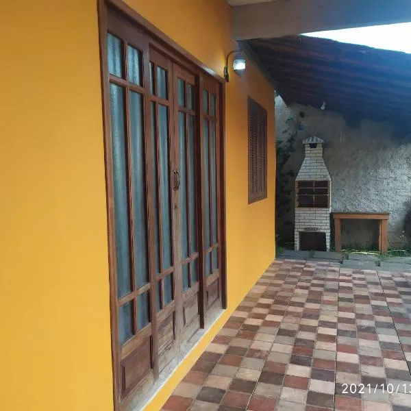 Casa amarela da Prainha de Mambucaba (10 pessoas)，位于帕拉蒂的酒店