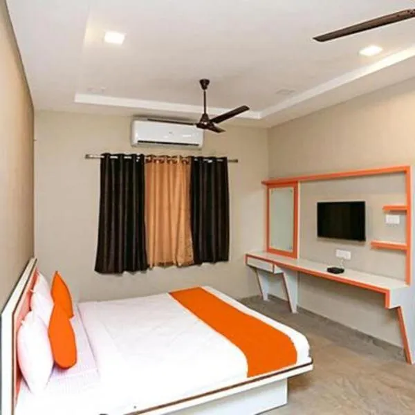 Hotel Edge,Raipur，位于Māndhar的酒店