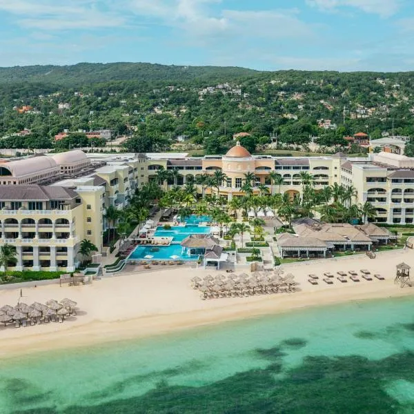 JOIA Rose Hall by Iberostar - Adults Only All Inclusive Resort，位于蒙特哥贝的酒店