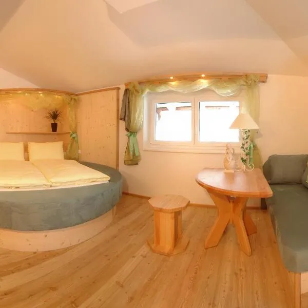 Bed & Breakfast Landhaus Strasser，位于瑟尔的酒店