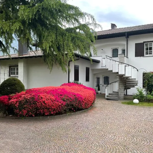 Casa Franca Omegna，位于奥梅尼亚的酒店