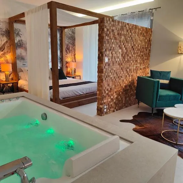 Suites JM - Le temps d'une Escale (Jacuzzi & Vue Mer)，位于耶尔的酒店