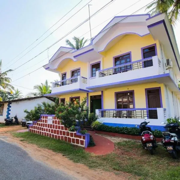 Lobo's Guesthouse，位于Mobor Goa的酒店