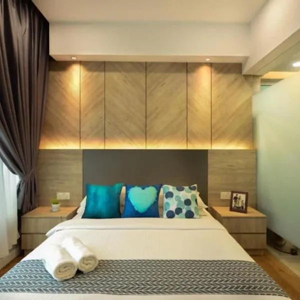 Designer Suite Apartment Seaview 10pax Families Suite，位于珍南海滩的酒店