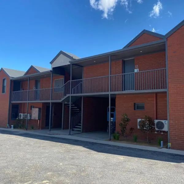 Railway Motel Myrtleford，位于Ovens的酒店