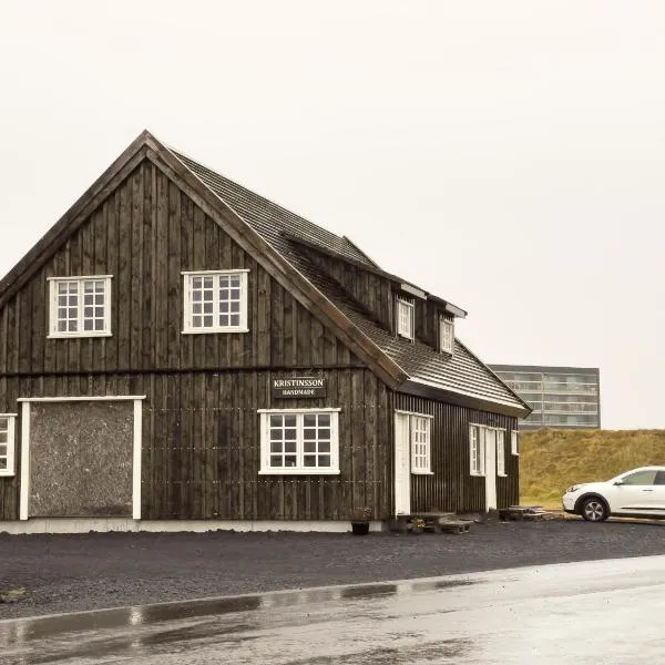 Kristinsson Apartments second floor，位于格林达维克的酒店