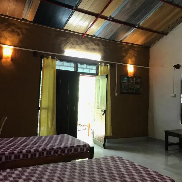 Kamp Kamouflage Kanha，位于Dhanwār的酒店