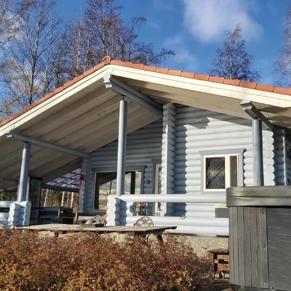 Järvenrantamökki Himoksella poreammeella，位于Saalahti的酒店