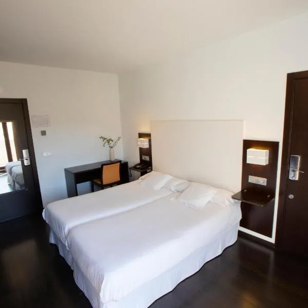 Hotel Rural Las Monteras，位于El Alcornocal的酒店