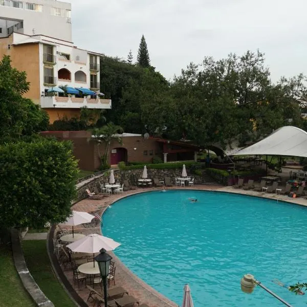 apartamento completo 6 huéspedes incluye acceso al club burgos cuernavaca，位于特米斯科的酒店