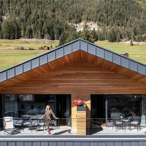 Ladinia Dolomites View - Adults Only，位于博萨迪法萨的酒店