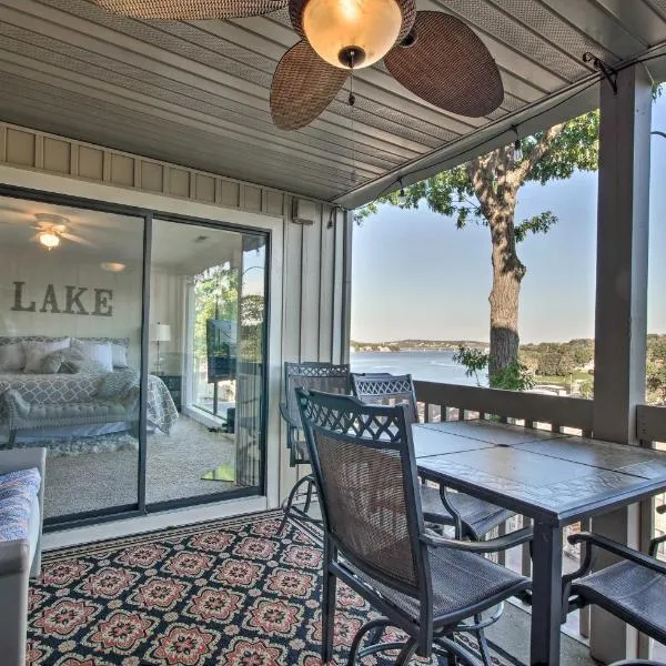 View, Pool and Lake Access Osage Beach Condo!，位于欧塞奇比奇的酒店