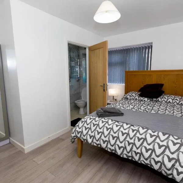 Comfortable stay in Shirley, Solihull - Room 1，位于索利赫尔的酒店