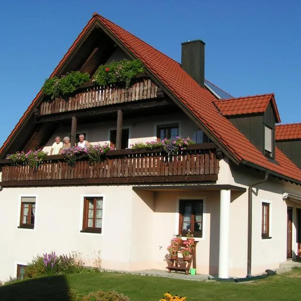 Gästehaus Gertraud，位于纽奥本卢斯的酒店