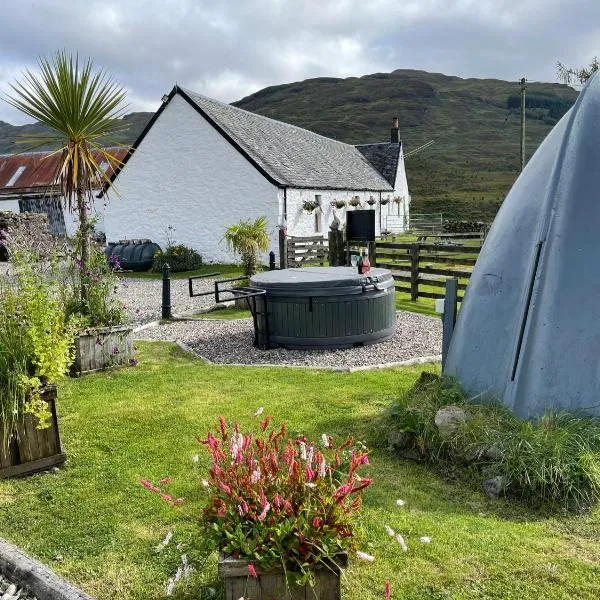 Garrison Of Inversnaid Farm with Hot Tub，位于Glengyle的酒店