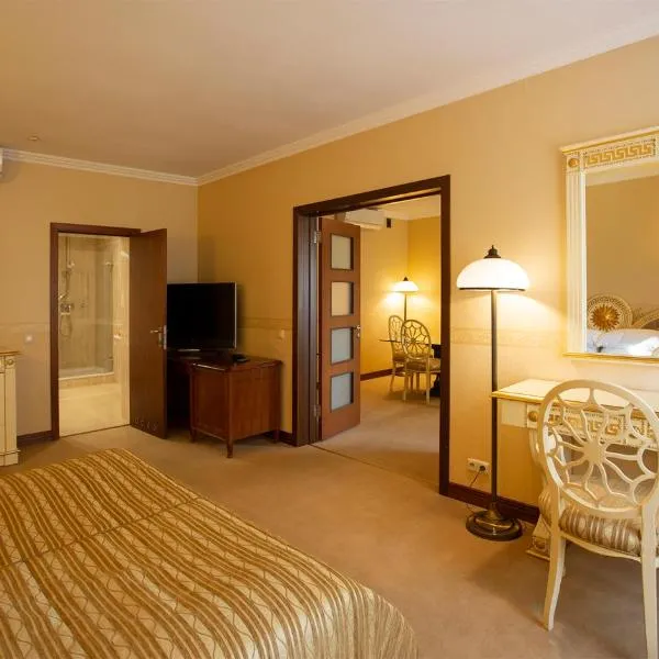 纳瓦里亚诺瓦酒店，位于Obroshino的酒店