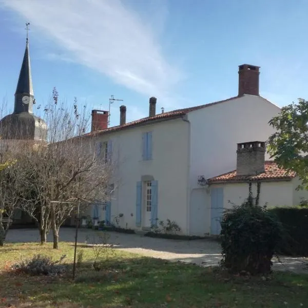 La Vieille Cure, SPA, Wifi à 20 min des plages，位于La Jonchère的酒店