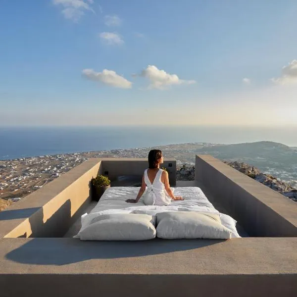 Santorini Sky, The Lodge，位于皮尔戈斯的酒店