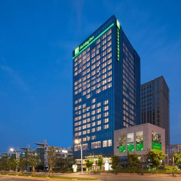 南京翠屏新港假日酒店，位于Yanziji的酒店