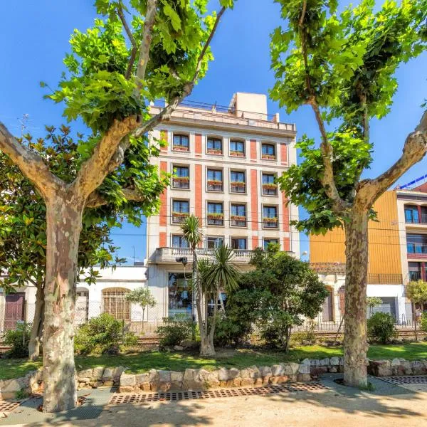 30º Hotels - Hotel Espanya Calella，位于卡里拉的酒店