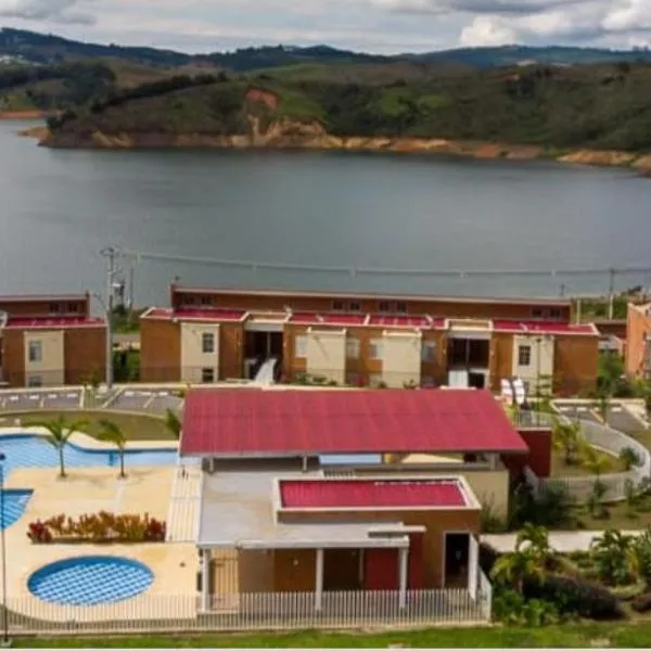 Villa Campestre Lago Calima，位于Simon Bolivar的酒店