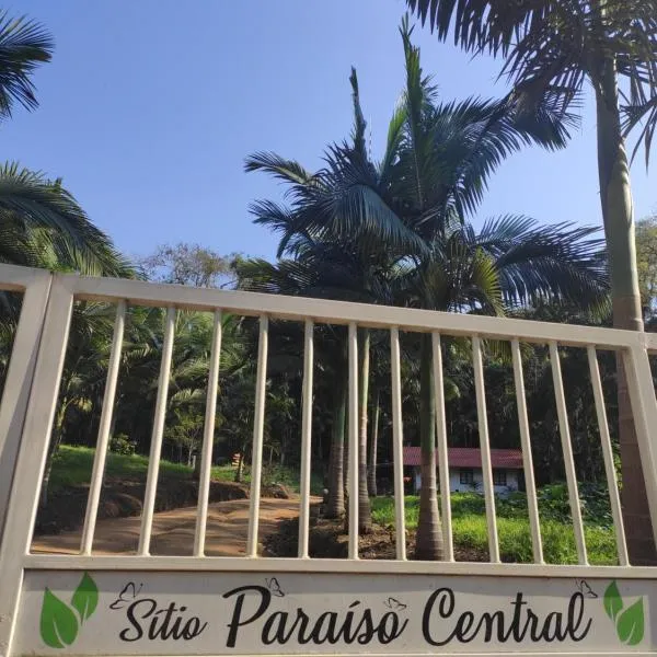 Sitio Paraiso Central - Casa Branca，位于Rodeio的酒店