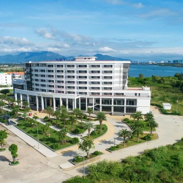 Navy Hotel Cam Ranh，位于Xóm Mỹ Ca的酒店