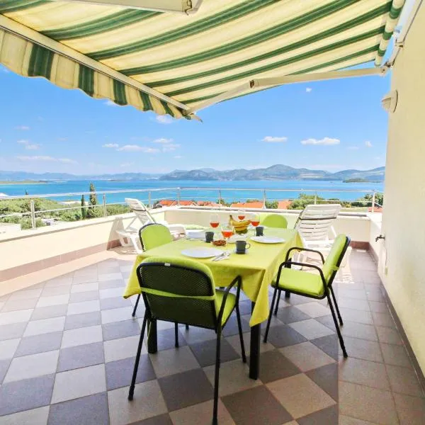 Apartments Gusti，位于德雷斯的酒店