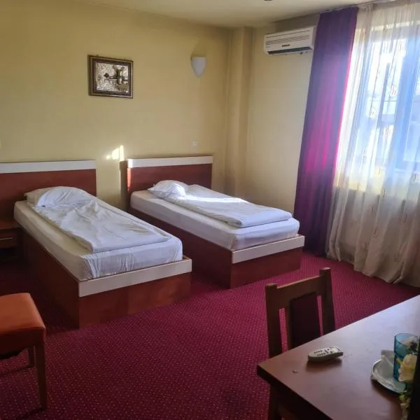 Bistro 29，位于Valea Călugărească的酒店