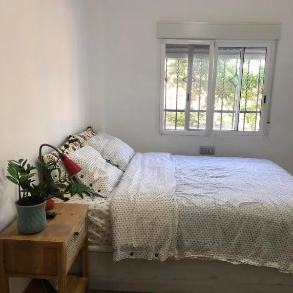 Villa Remedios -rooms in private house-，位于皮卡森特的酒店