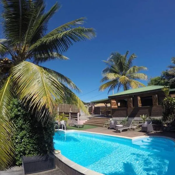 RARE : Bungalow bois avec piscine privée , Gîte ti plaisir，位于勒穆莱的酒店