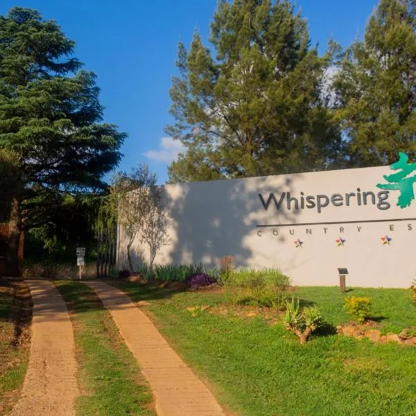 Whispering Pines Country Estate，位于Maanhaarrand的酒店