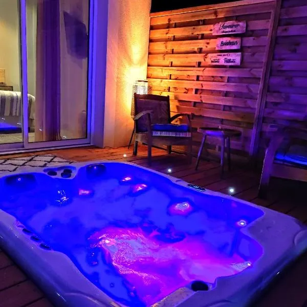 Magnifique petite villa haut de gamme avec jacuzzi l'attrape rêve，位于Les Plantiers的酒店