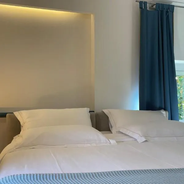 MADONCA ROOMS & RESTAURANT，位于新戈里察的酒店