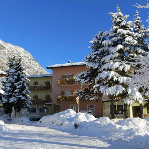 法依酒店，位于费德拉帕加内拉的酒店