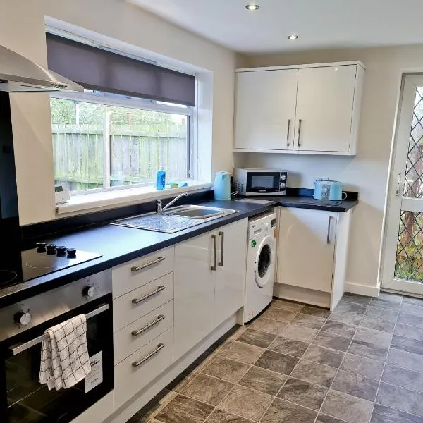 Warsett Crescent, 5 bedrooms near the coast.，位于Skelton的酒店