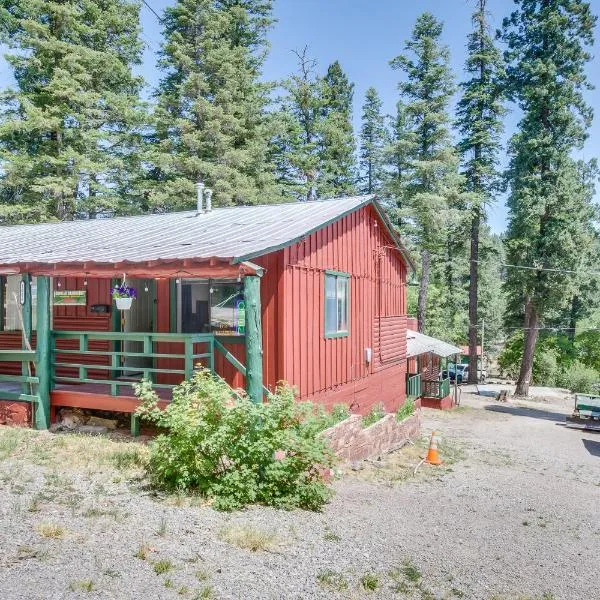 The Cabins at Cloudcroft，位于克劳德克罗夫特的酒店