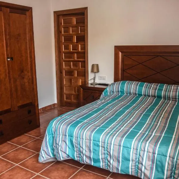Suites Trastámara，位于Villanueva de la Fuente的酒店