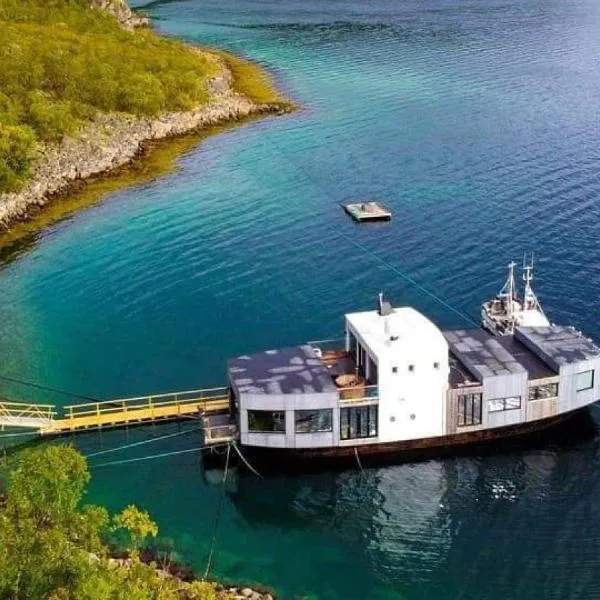 Volda Floating Home，位于Kvaløya的酒店