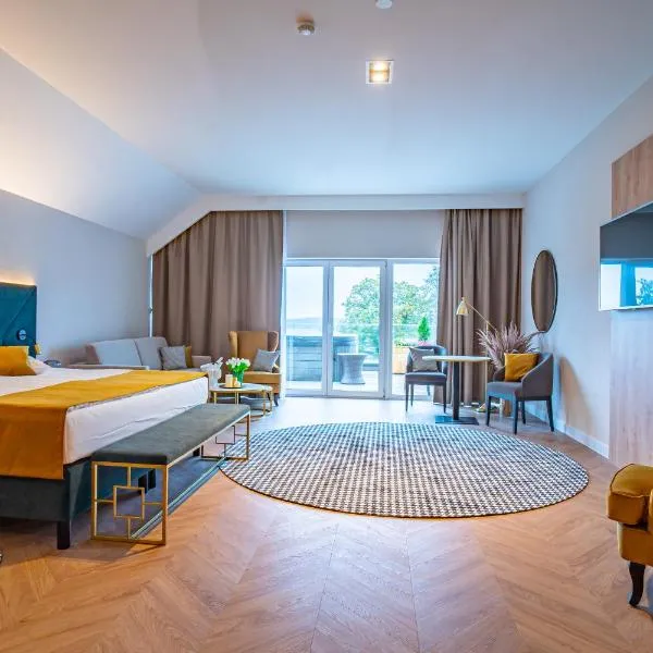 Mazurski Raj - Hotel, Marina & Spa，位于Kamień的酒店