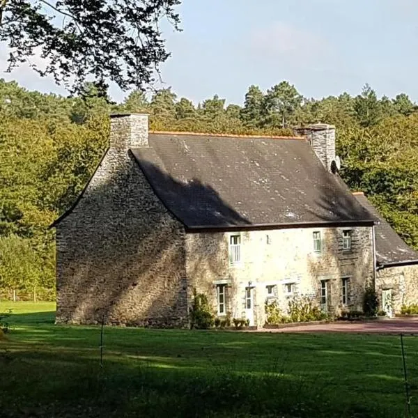 Paimpont: Gîte de la Haute Fenderie，位于潘蓬的酒店