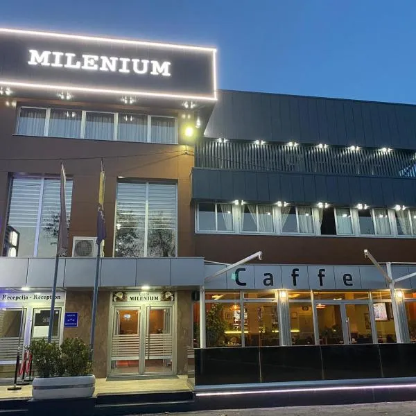HOTEL New Milenium，位于Vozuća的酒店
