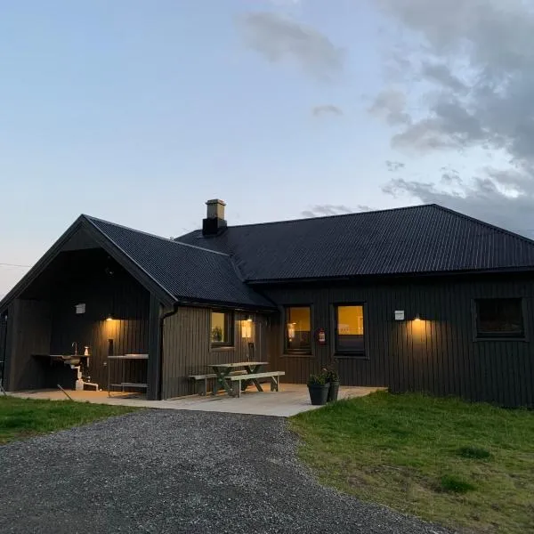 BEDEHUSET Basecamp Senja，位于Ballesvika的酒店