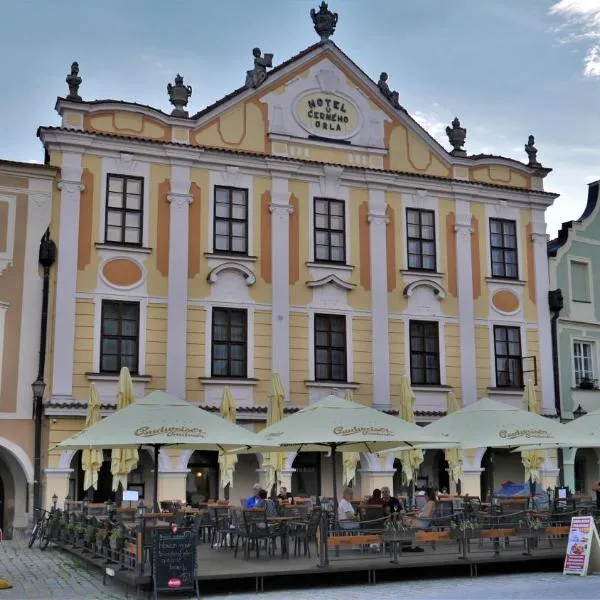 乌塞内赫奥拉酒店，位于Třeštice的酒店